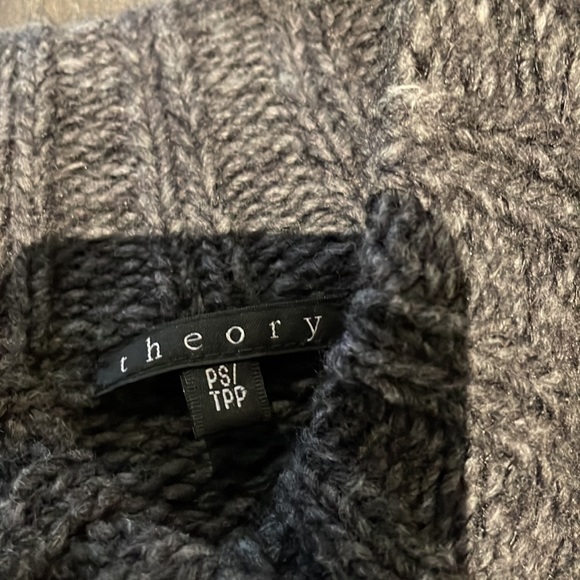 Theory knit poncho - Picture 5 of 7